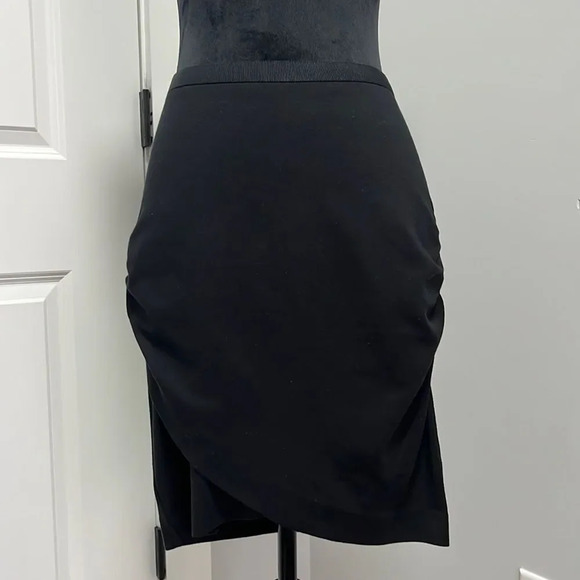 Banana Republic women’s above the knee black pencil skirt size 4 - Picture 1 of 7